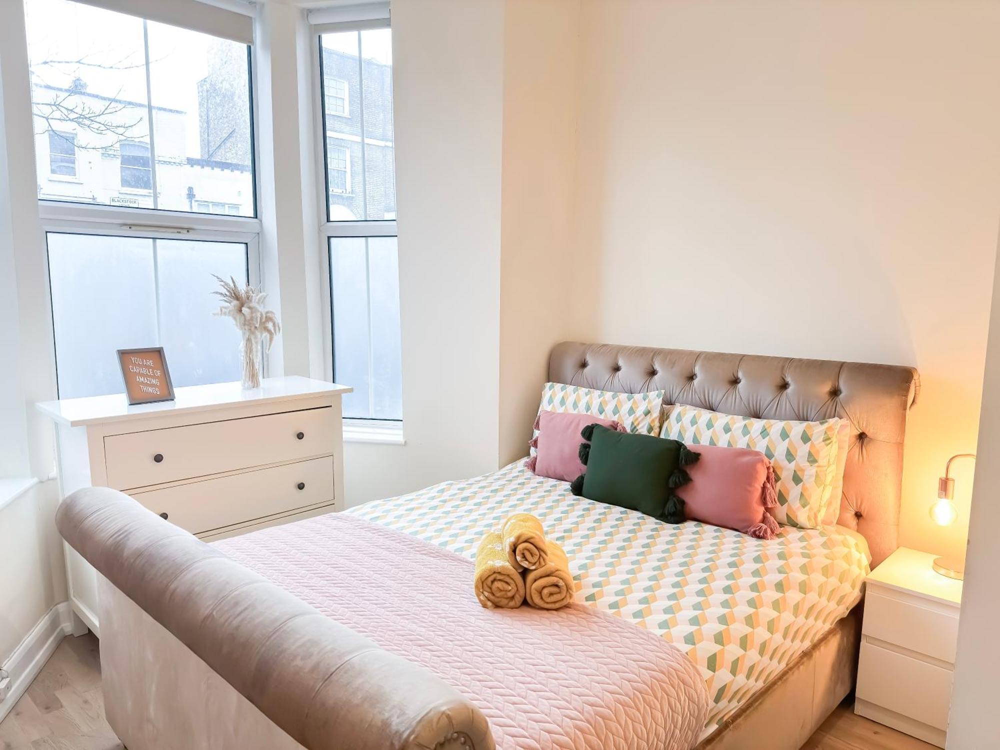 1-Bedroom Flat With Small Garden & Paid Parking In Finsbury Park, Highbury ลอนดอน ภายนอก รูปภาพ