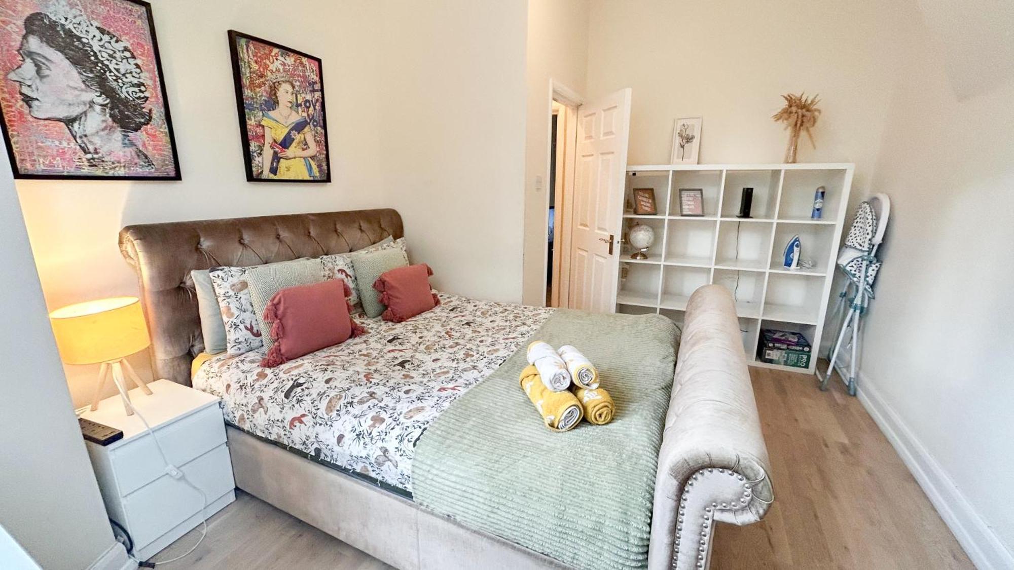 1-Bedroom Flat With Small Garden & Paid Parking In Finsbury Park, Highbury ลอนดอน ภายนอก รูปภาพ