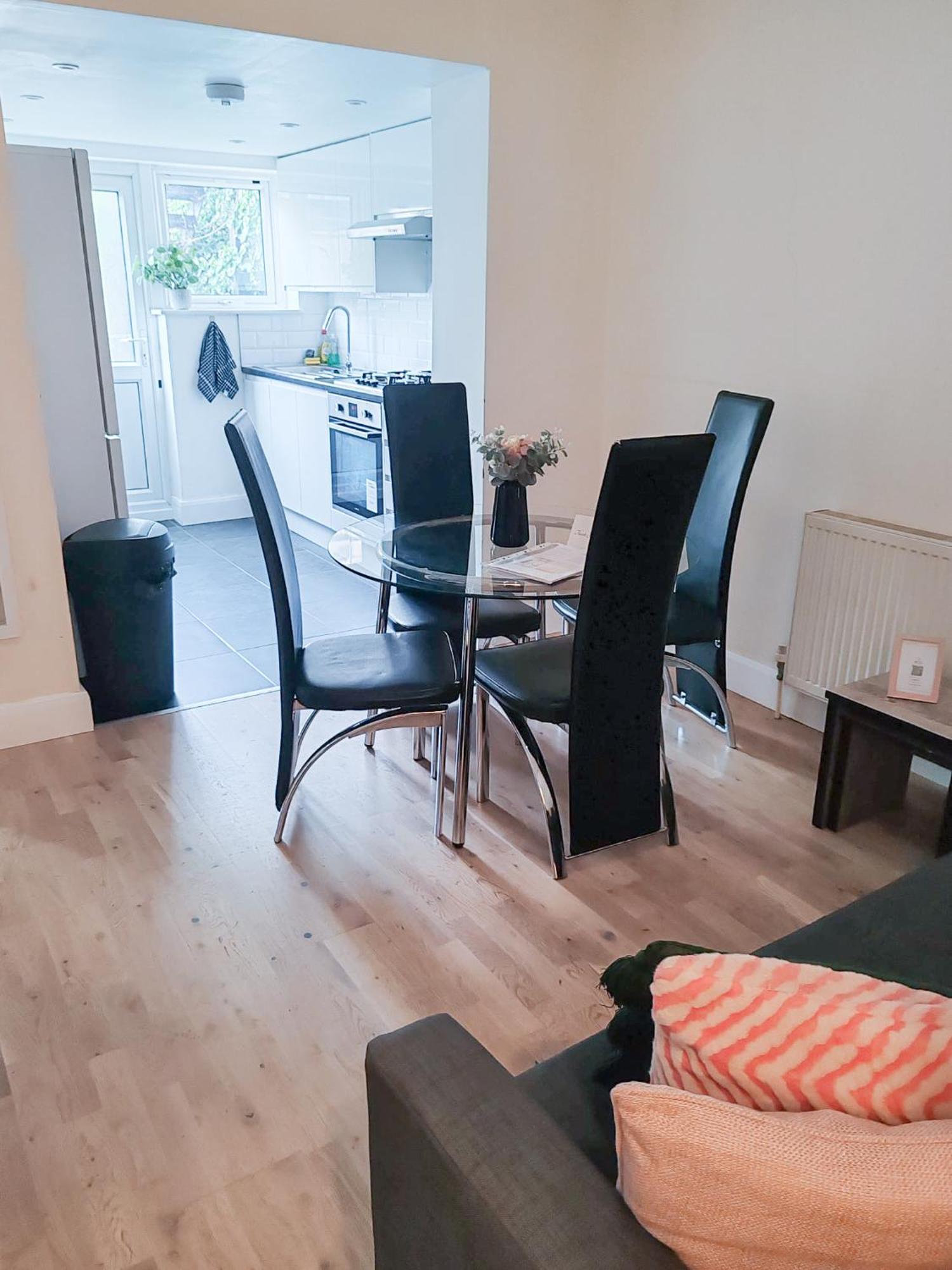1-Bedroom Flat With Small Garden & Paid Parking In Finsbury Park, Highbury ลอนดอน ภายนอก รูปภาพ