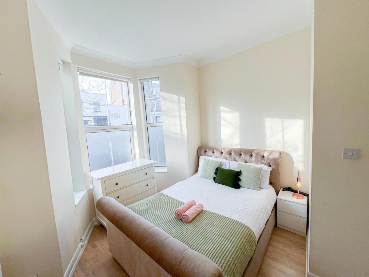 1-Bedroom Flat With Small Garden & Paid Parking In Finsbury Park, Highbury ลอนดอน ภายนอก รูปภาพ